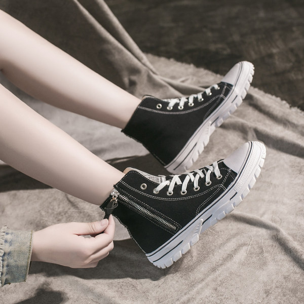 Νέο μοντέλο γυναικεία αθλητικά  υφασμάτων πάνινα παπούτσια σε λευκό και μαύρο χρώμα