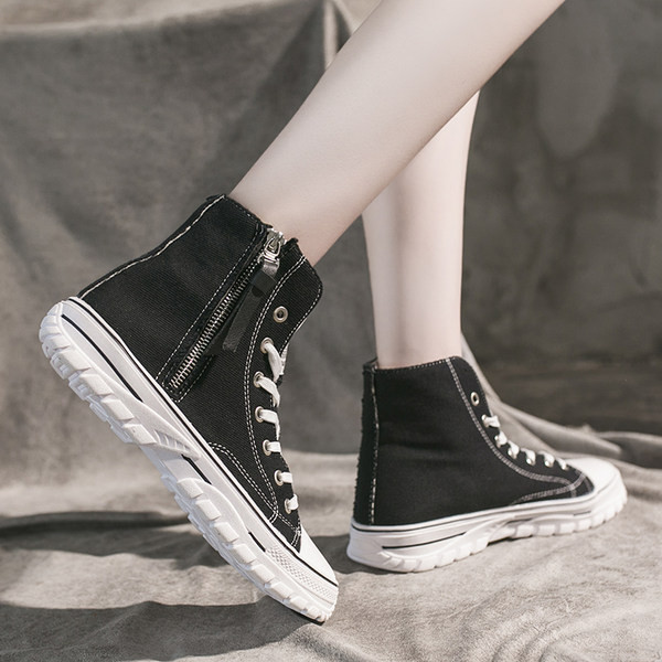 Νέο μοντέλο γυναικεία αθλητικά  υφασμάτων πάνινα παπούτσια σε λευκό και μαύρο χρώμα