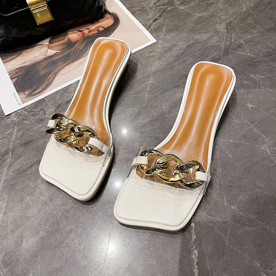 Jauns sieviešu čību modelis ar ķēdīti vairākās krāsās