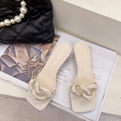 Jauns sieviešu čību modelis ar ķēdīti vairākās krāsās