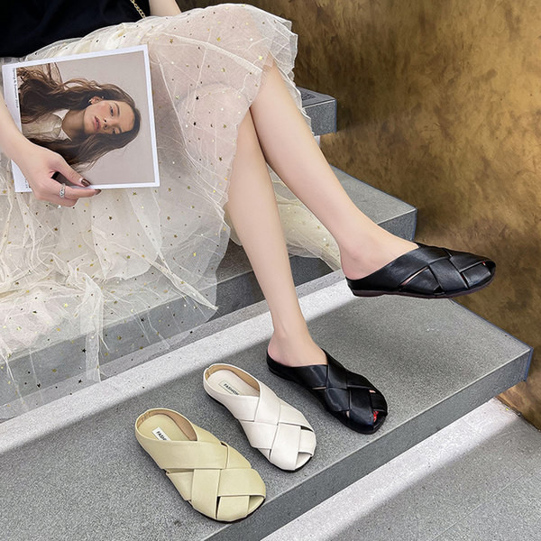 Jauns sieviešu čību modelis no eko ādas - ar plakanu zoli