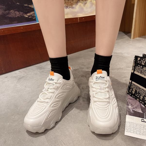 Sieviešu kedas ar mežģīnēm divās krāsās un silikona zoli