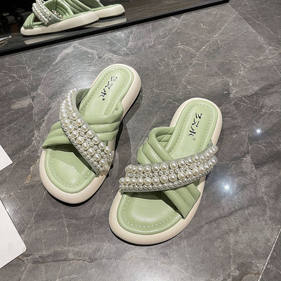 Ikdienas sieviešu čības ar pērlēm un plakanu zoli baltā un zaļā krāsā