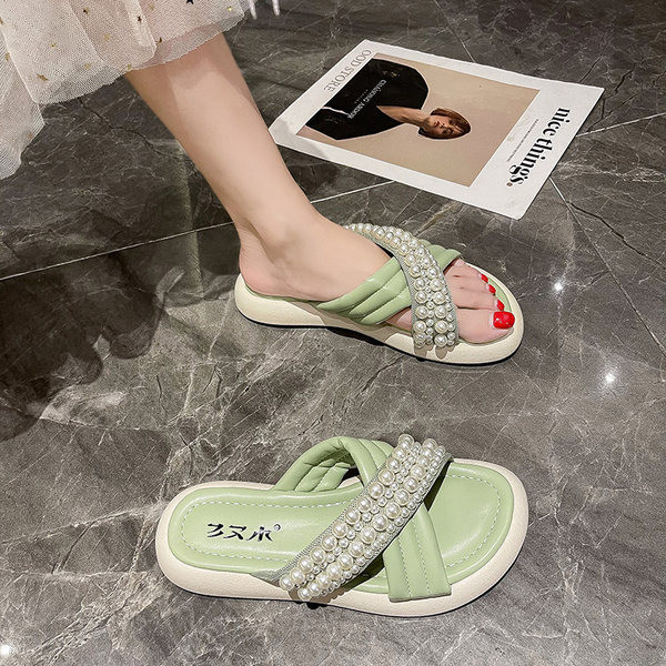 Ikdienas sieviešu čības ar pērlēm un plakanu zoli baltā un zaļā krāsā