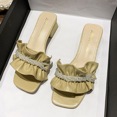 Modernas čības no eko ādas ar cirtām un pērlēm