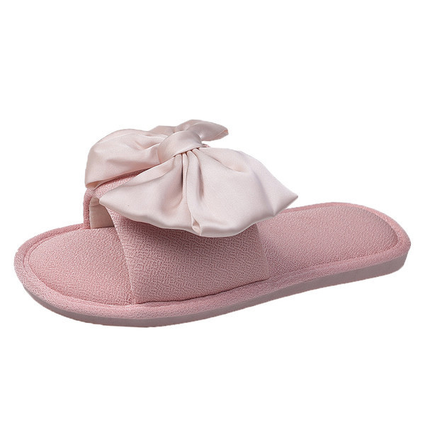 Ikdienas sieviešu čības ar plakanu zoli un satīna lenti