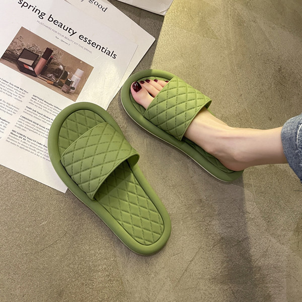 Ikdienas čības ar plakanu zoli - sievietēm