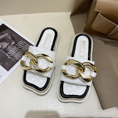 Jauns ādas čību modelis ar plakanu zoli vairākās krāsās