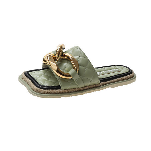 Jauns ādas čību modelis ar plakanu zoli vairākās krāsās