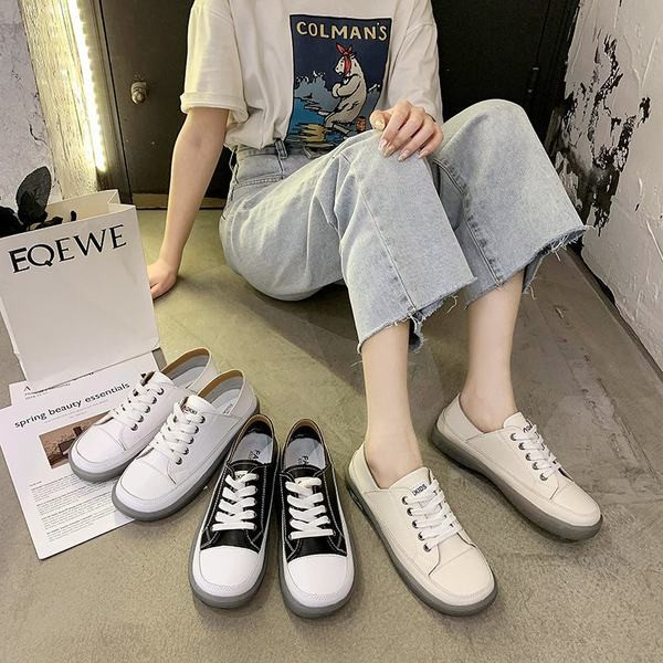 Sieviešu kedas ar mežģīnēm piemērotas vasarai