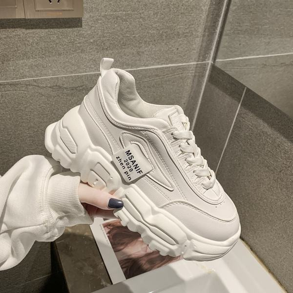 Sieviešu apavi ar šņorēm un augstām zolēm divās krāsās