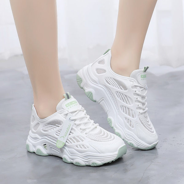 Jauns sieviešu kedu modelis ar raupju zoli - divu krāsu