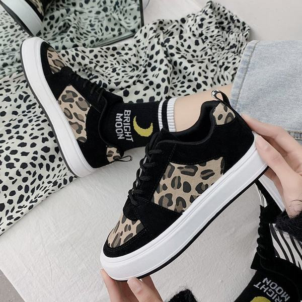 Ikdienas sieviešu kedas ar mežģīnēm un leoparda apdruku