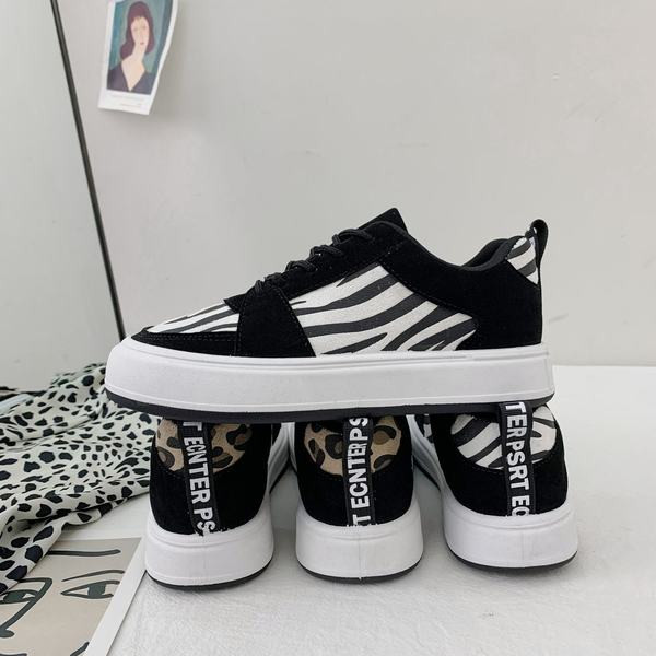 Ikdienas sieviešu kedas ar mežģīnēm un leoparda apdruku