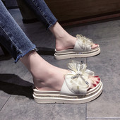 Sieviešu čības ar plakanu zoli ar lentīti un dekorācijas akmeņiem