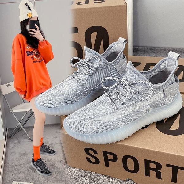 Γυναικεία υφασμάτινα αθλητικά παπούτσια κατάλληλα για την άνοιξη