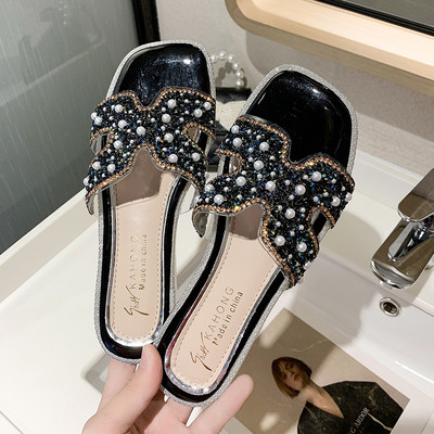 Jauns čību modelis ar spīdīgu efektu