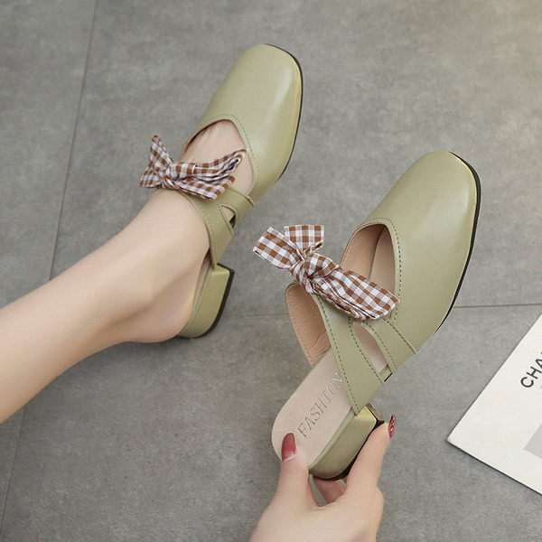 Slēgta modeļa sieviešu čības no eko ādas