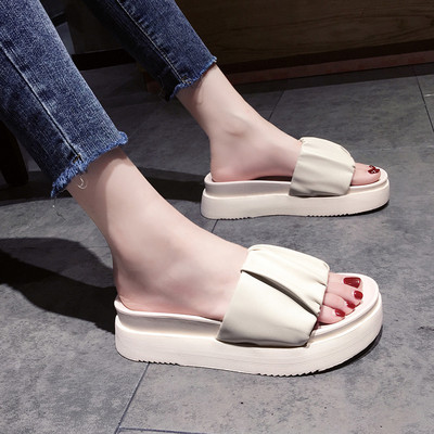 Sieviešu ikdienas čības ar plakanu zoli