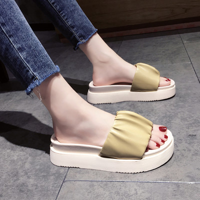 Sieviešu ikdienas čības ar plakanu zoli