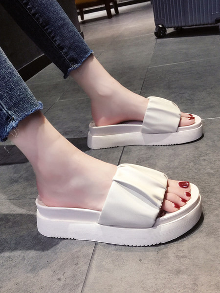 Sieviešu ikdienas čības ar plakanu zoli