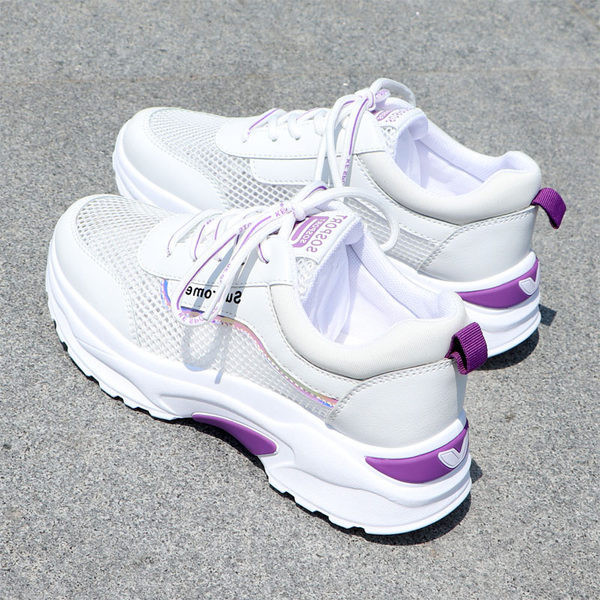 Ikdienas tīkliņveida kedas ar raupju baltu zoli