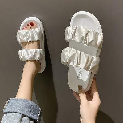 Pašreizējās sieviešu čības ar zoli 4 cm