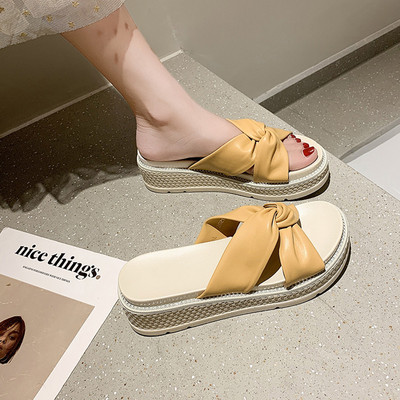 Jauna modeļa čības ar 5,5 cm zoli