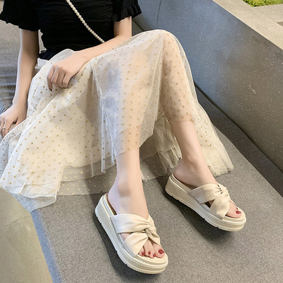 Jauna modeļa čības ar 5,5 cm zoli