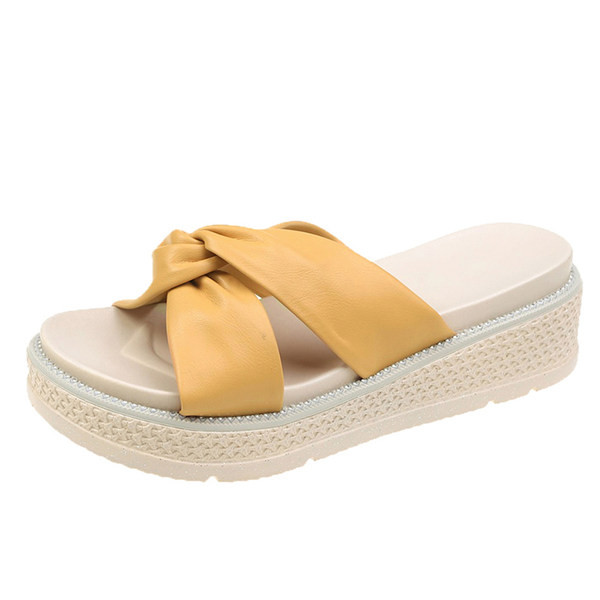 Jauna modeļa čības ar 5,5 cm zoli