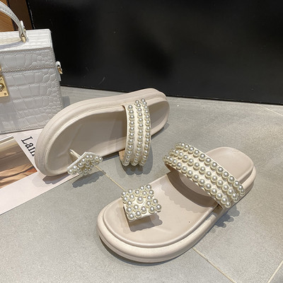 Παντόφλες casual γυναικείες  με πέρλες και επίπεδη σόλα