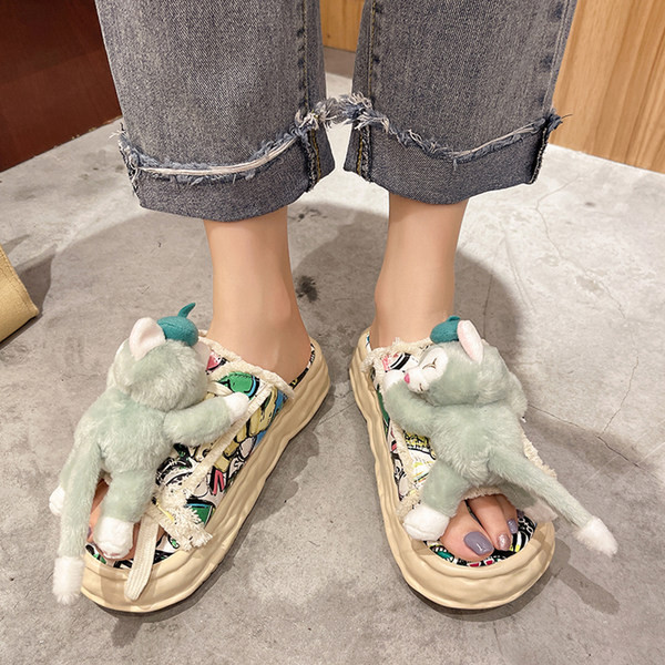 Krāsainas čības ar 3D elementu un plakanu zoli