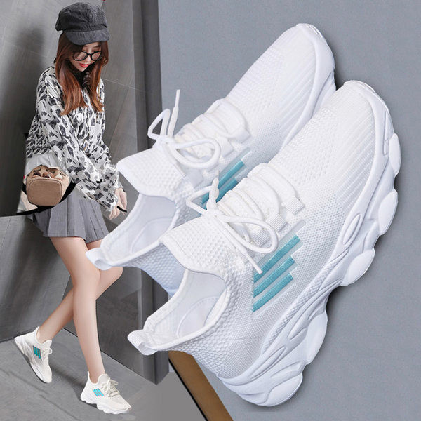 Sieviešu kedas no elpojoša auduma ar šņorēm