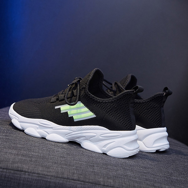 Sieviešu kedas no elpojoša auduma ar šņorēm