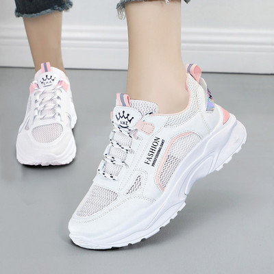 Jauns sieviešu kedu modelis ar tīkliņiem un raupju zoli