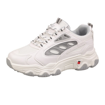 Sieviešu apavi ar šņorēm un raupju zoli