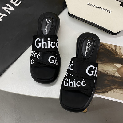 Ikdienas sieviešu čības ar plakanām zolēm