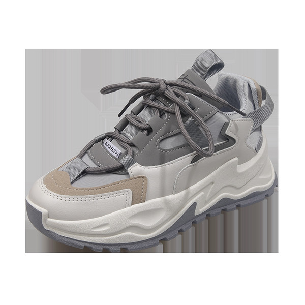 Sieviešu kedas ar mežģīnēm divās krāsās un rupju zoli