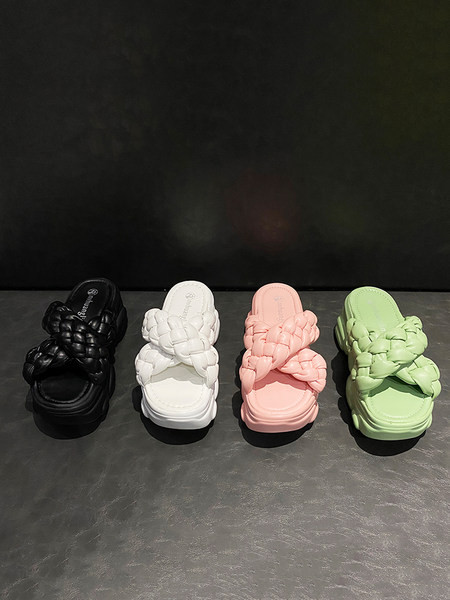 Sieviešu gumijas čības ar 7 cm zoli