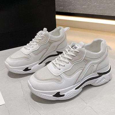 Γυναικεία αθλητικά παπούτσια με κορδόνια σε τρία χρώματα