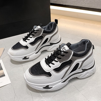 Γυναικεία αθλητικά παπούτσια με κορδόνια σε τρία χρώματα