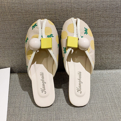 Slēgta modeļa sieviešu tekstila čības ar 3D elementu