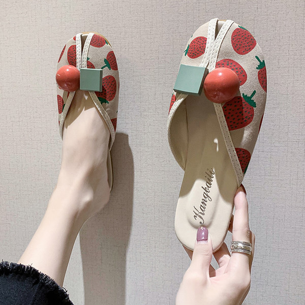 Slēgta modeļa sieviešu tekstila čības ar 3D elementu