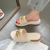 Ikdienas čības ar metāla apdari