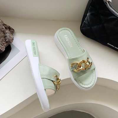 Ikdienas čības ar metāla apdari