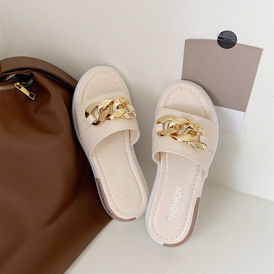 Ikdienas čības ar metāla apdari