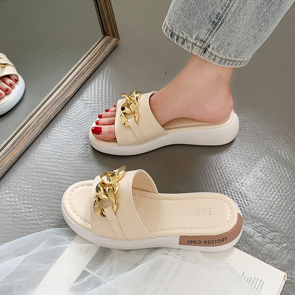 Ikdienas čības ar metāla apdari