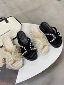 Παντόφλες casual γυναικείες με επίπεδη σόλα και διακόσμηση από πέρλες