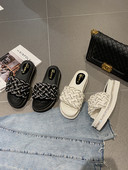 Ikdienas sieviešu čības, kas dekorētas ar akmeņiem - eko āda