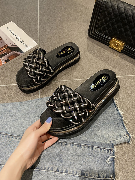 Ikdienas sieviešu čības, kas dekorētas ar akmeņiem - eko āda